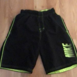 🎒 Nike boys swim trunk